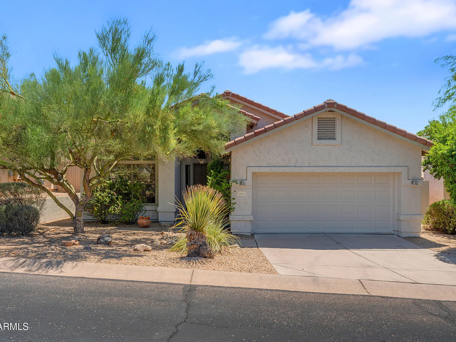 4 bed, 2.0 bath, 2018 sqft, $3,200 — Photo 2
