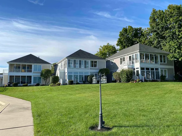 2006A Wolfs Point Dr, Rochester, IN 46975