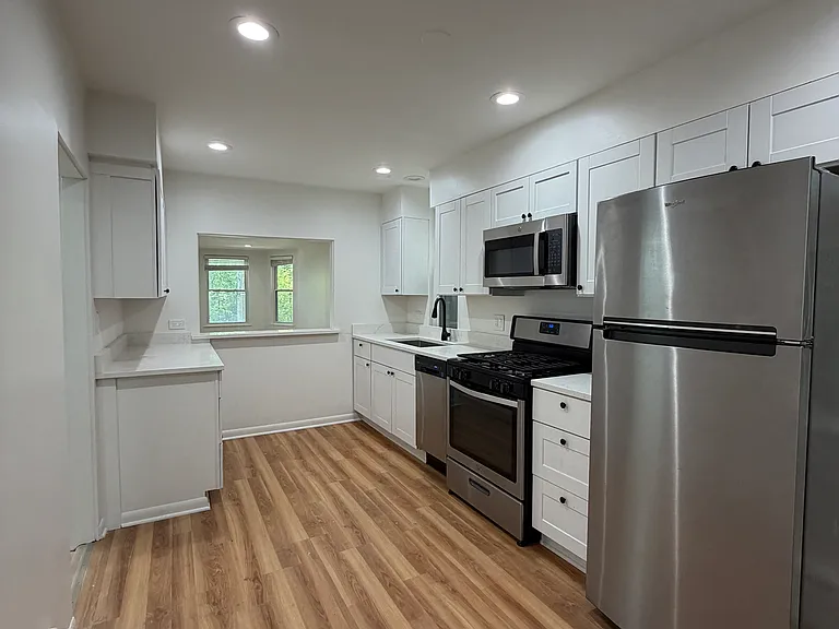 1226 Sherman Ave #2S — Photo 1