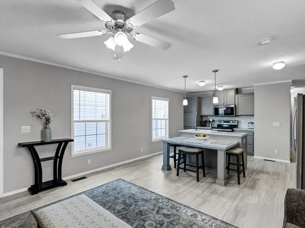 Adventure Home Mojave Plan, Aspen Community