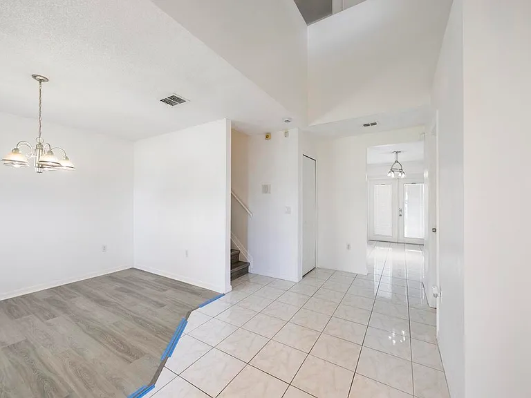 981 SW McElroy Ave — Photo 7