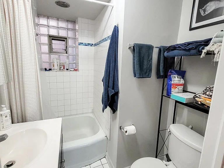 847-57 N. Oakley Blvd./2255 W. Iowa St. — Photo 7