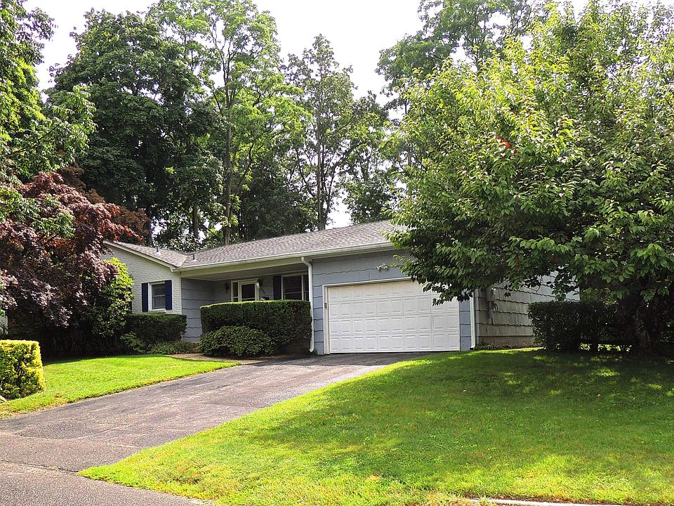 1st image of 384 Carpenter Ave