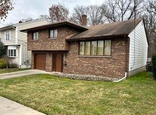 32 Luhmann Ter, Secaucus, NJ 07094