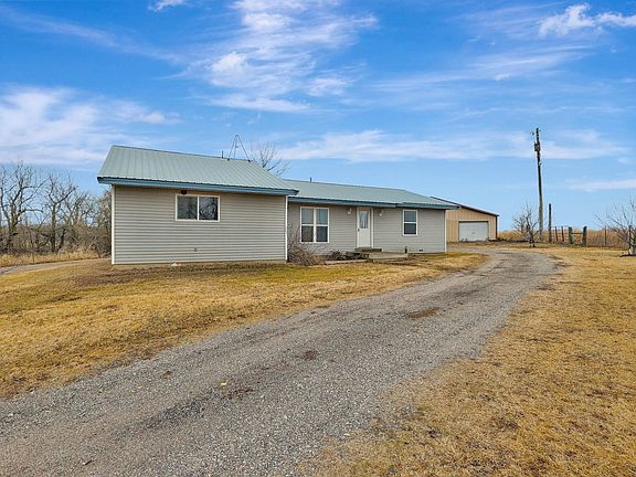 2nd image of 323 SE 50th St