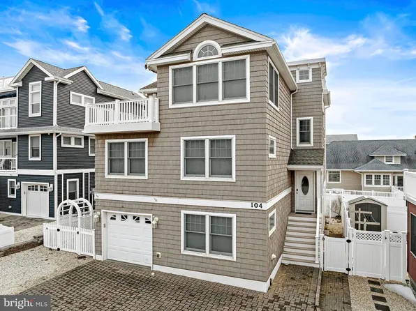 104 E Hobart Ave, Brant Beach, NJ 08008