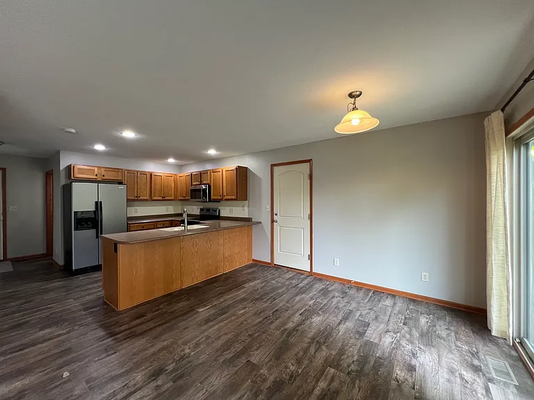 480 SE Waco Pl — Photo 10