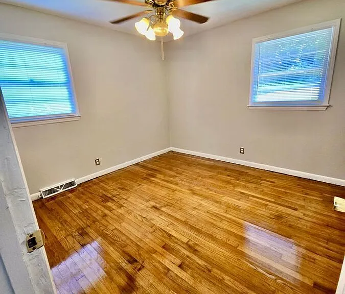 218 Brookwood Rd — Photo 8