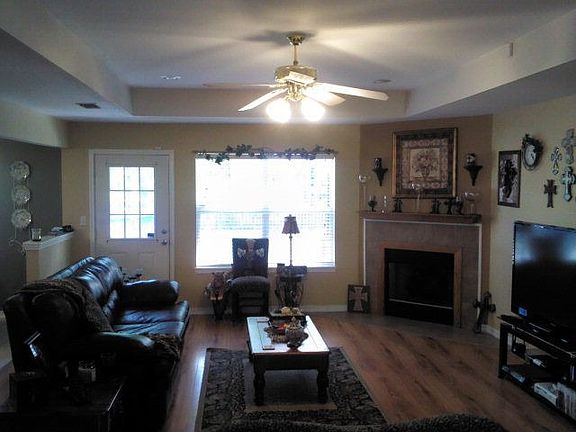 2nd image of 208 Darceille St