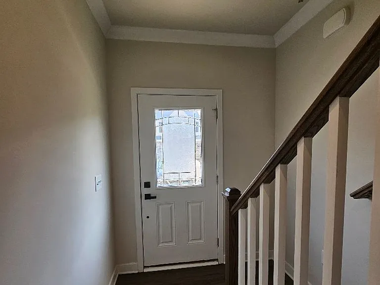 303 Golan Cir #B — Photo 4