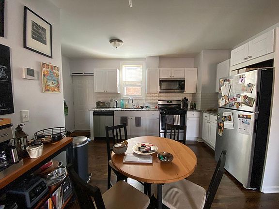 4th image of 2558 W Lawrence Ave #2R