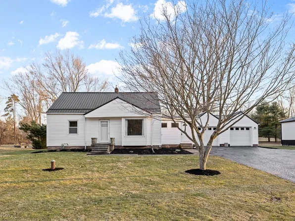 15910 Cenfield St NE, Alliance, OH 44601