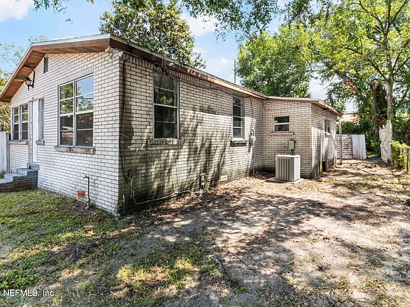 2nd image of 1338 E 31ST Street