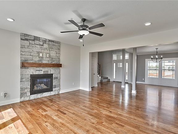 5th image of 23819 W 58th Ter