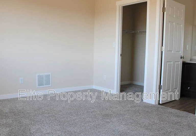 318 W Coral Dr — Photo 11