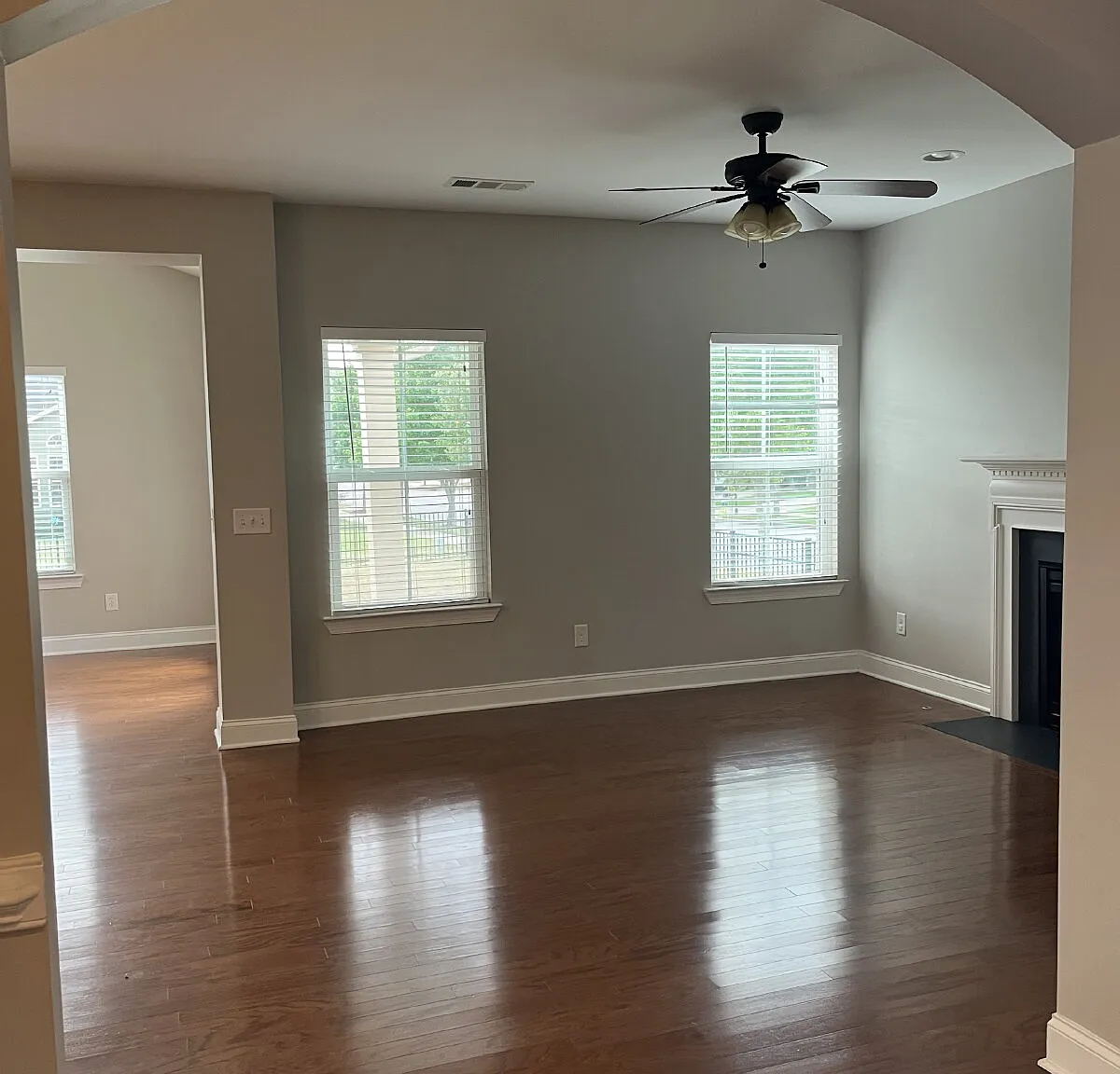 4 bed, 2.5 bath, 2574 sqft, $3,600 — Photo 3