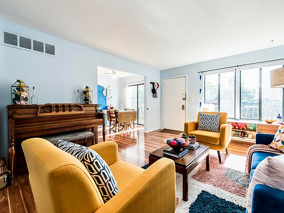 2nd image of 3028 Roundtree Blvd #44
