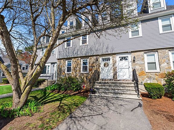 2nd image of 34 Merrimack Meadows Ln #34