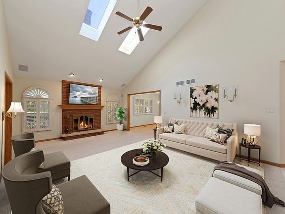 4th image of 8414 Sandalwood Ct