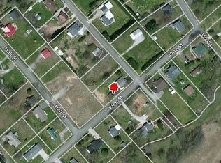 164 Broadway Ave, Mount Airy, NC 27030