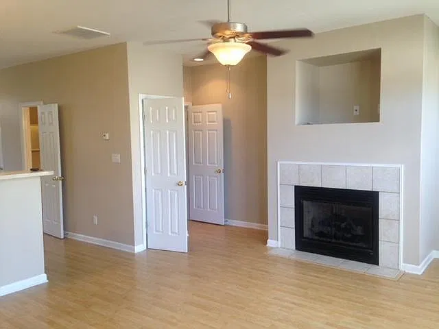 2 bed, 2.5 bath, 1750 sqft, $2,100 — Photo 2