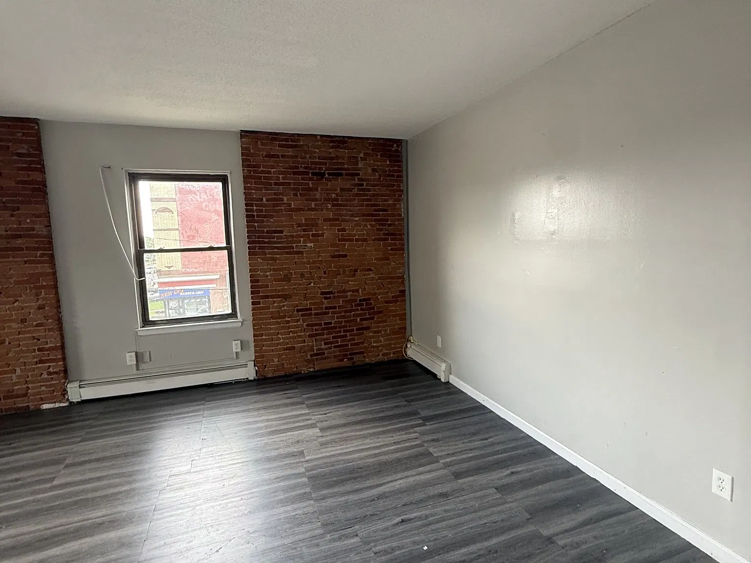 2 bed, $1,400 — Photo 2