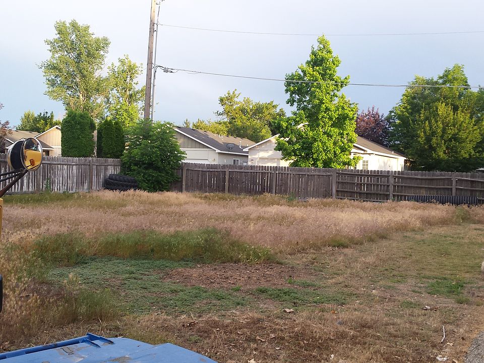 Access fronts onto Breverton