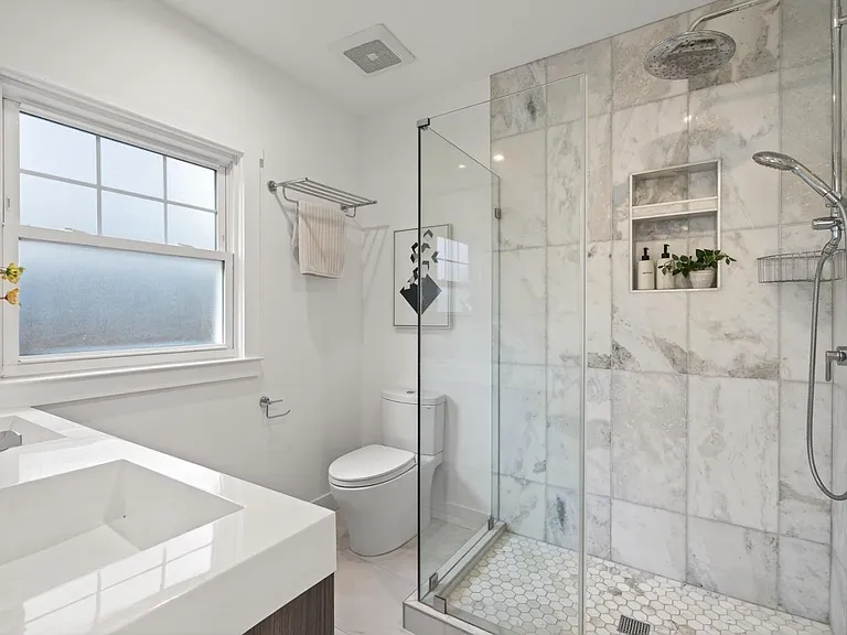 2103 Carmelita Ave — Photo 4