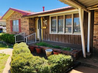 711 W 5th St, Post, TX 79356