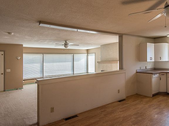 5th image of 1731 Isaacs Ave