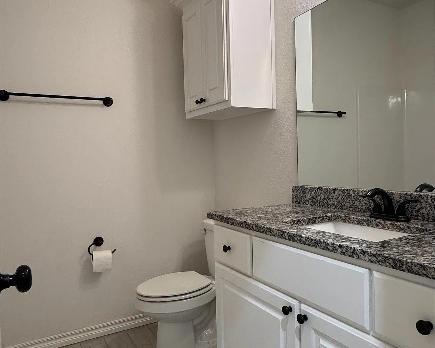 4 bed, 2.0 bath, 1674 sqft, $2,000 — Photo 4