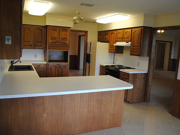 4th image of 4799 N Fm #95