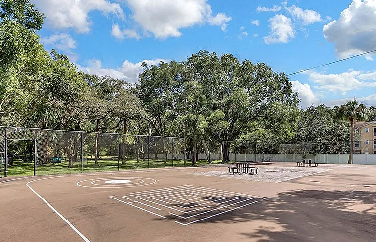 The Summit at Sabal Park Apartments — Photo 26