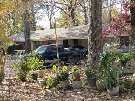 2nd image of 9177 Oakwood Dr