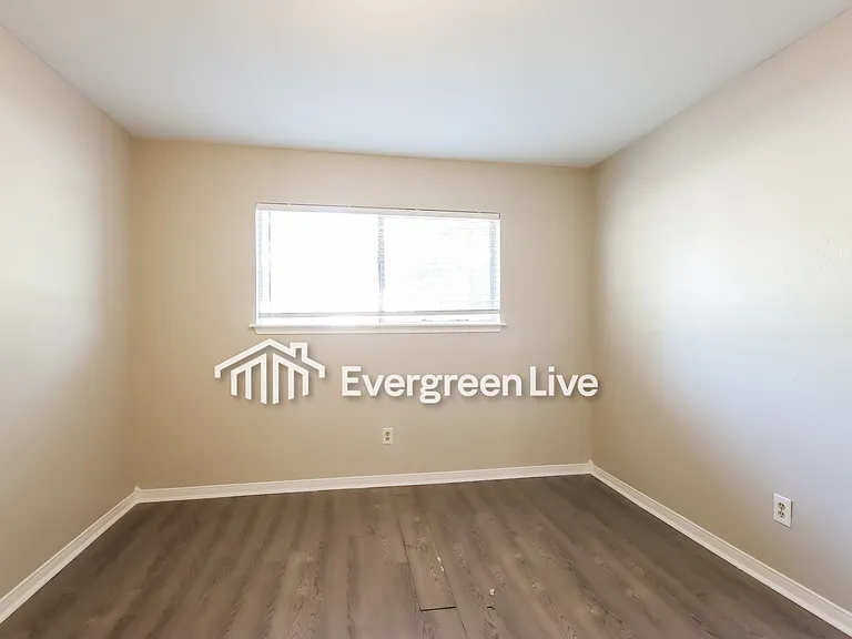 17311 Baronshire Dr — Photo 13