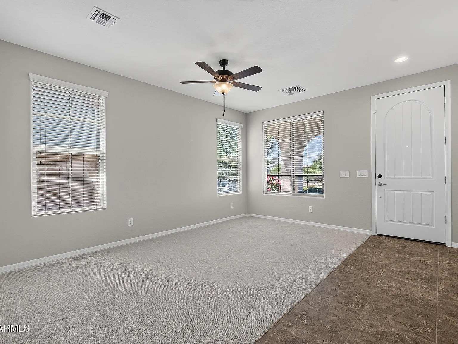 4 bed, 3.5 bath, 3305 sqft, $2,595 — Photo 3