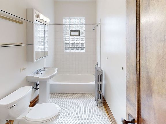 3 - 3219-W-Belle-Plaine-Ave-3A-Bathroom
