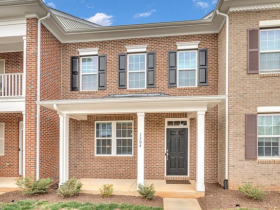 3rd image of 1304 Regulator St