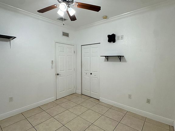 3rd image of 2374 NW 33rd St