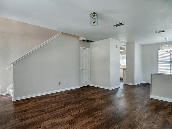 4th image of 1601 Cindy Ct