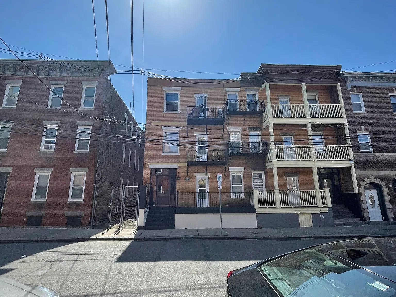 3 bed, 900 sqft, $2,850 — Photo 4