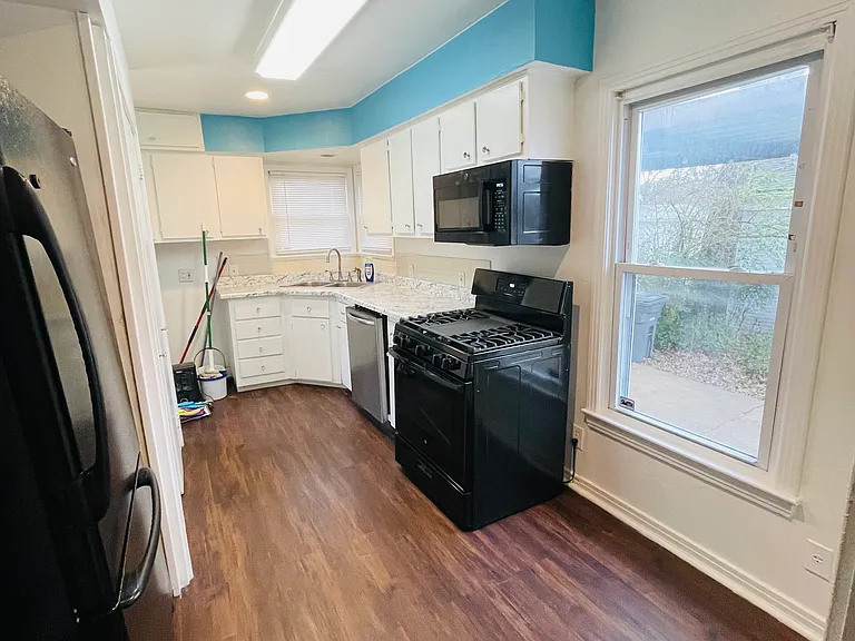 5912 Belgrade Ave — Photo 10
