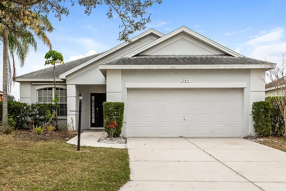 3 bed, 2.0 bath, 1401 sqft, $2,480 — Photo 1