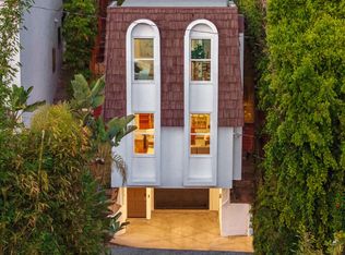 2808 Oak Point Dr, Los Angeles, CA 90068