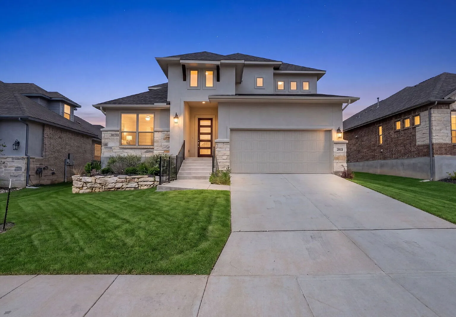 4 bed, 3.0 bath, 3081 sqft, $3,400 — Photo 1