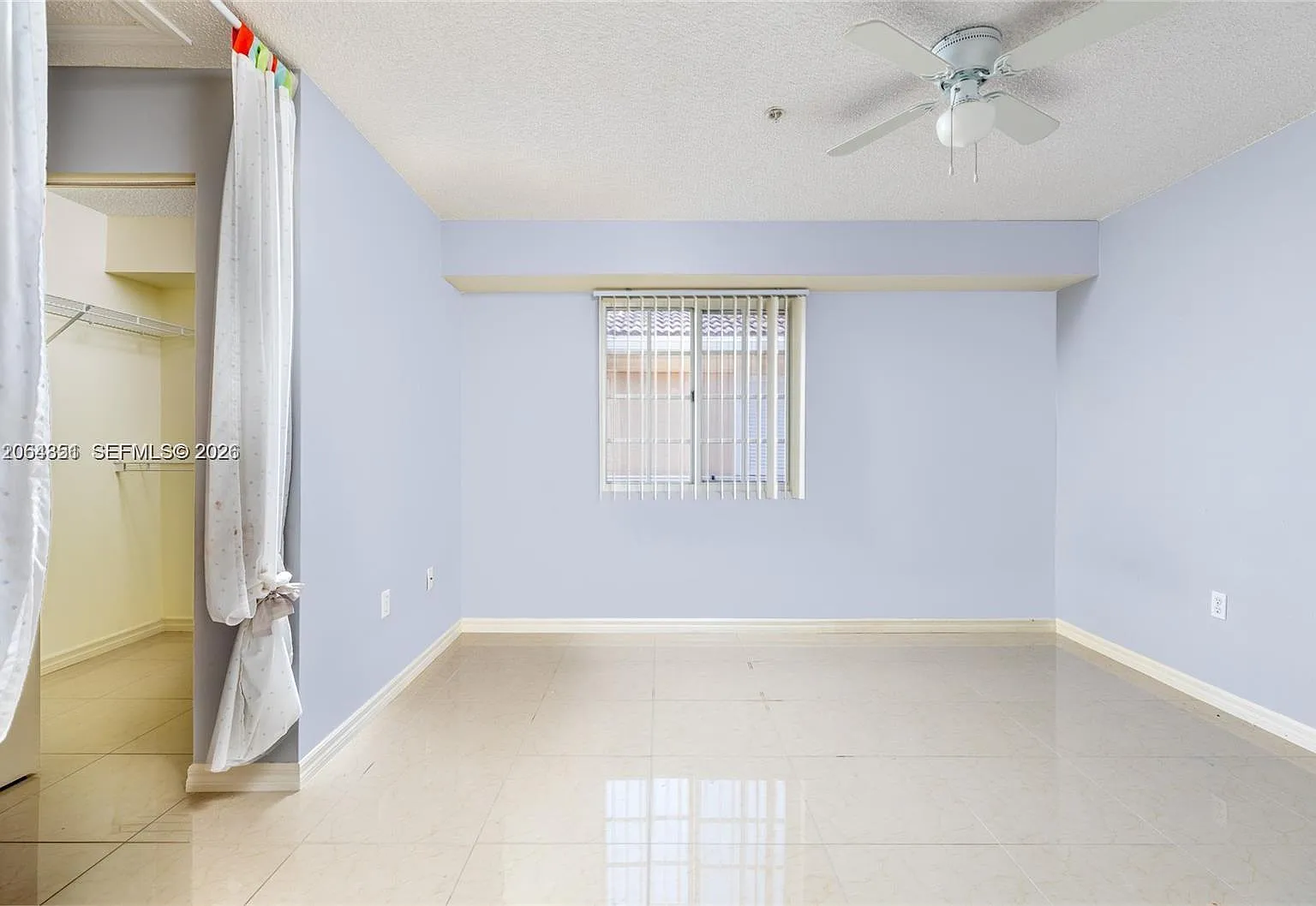 $3,200 2845 NE 185th St #906 — Photo 3