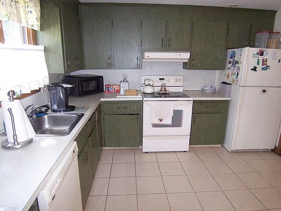 4th image of 4 Thetford Ave