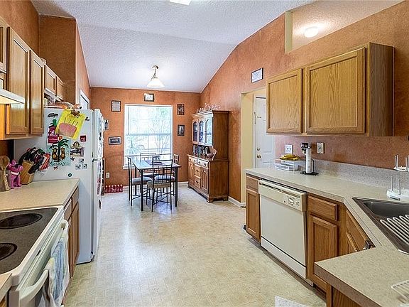 4th image of 95107 Twin Oaks Ln