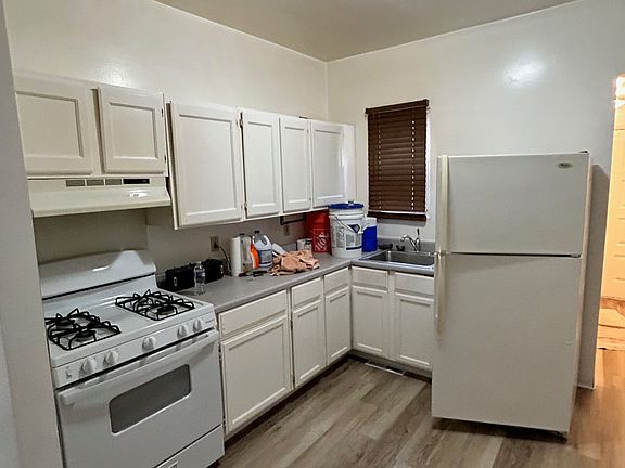 2nd image of 617 Allyn St