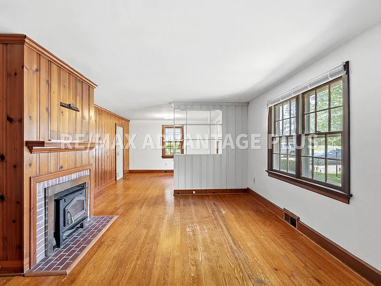 1004 Fourth Avenue Ext — Photo 6